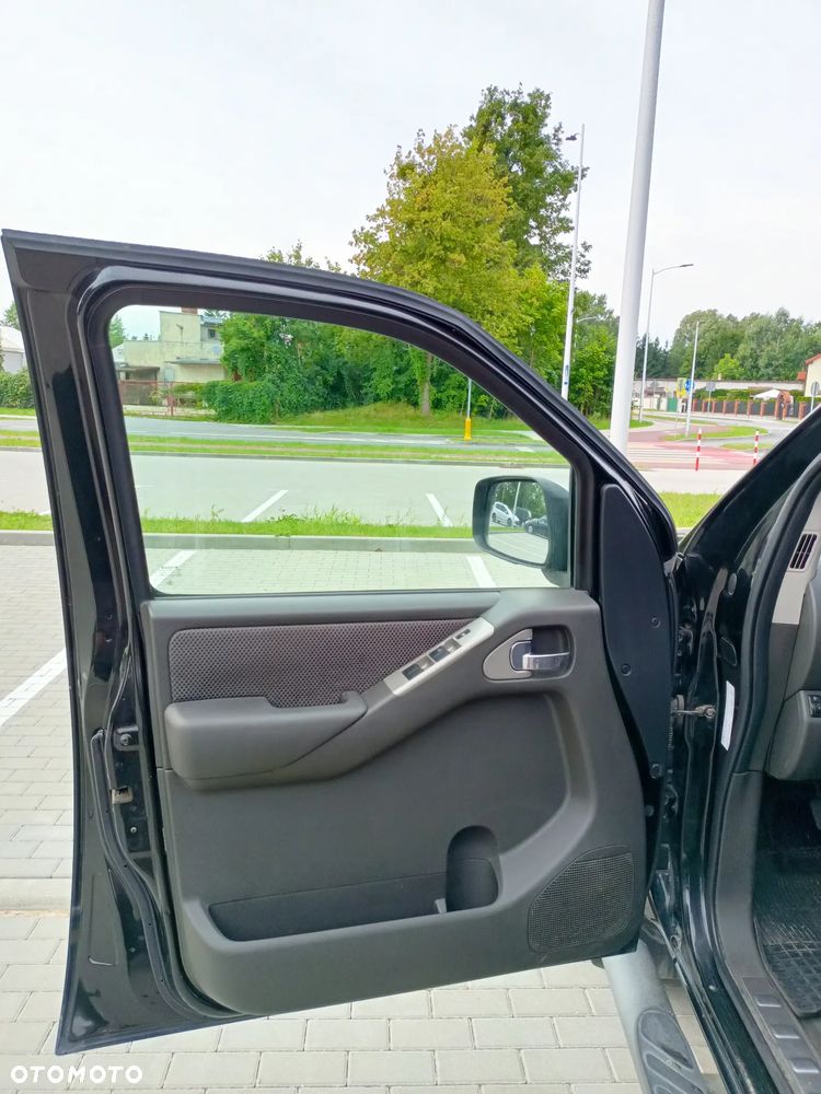 Nissan Navara 2.5 D XE - 9