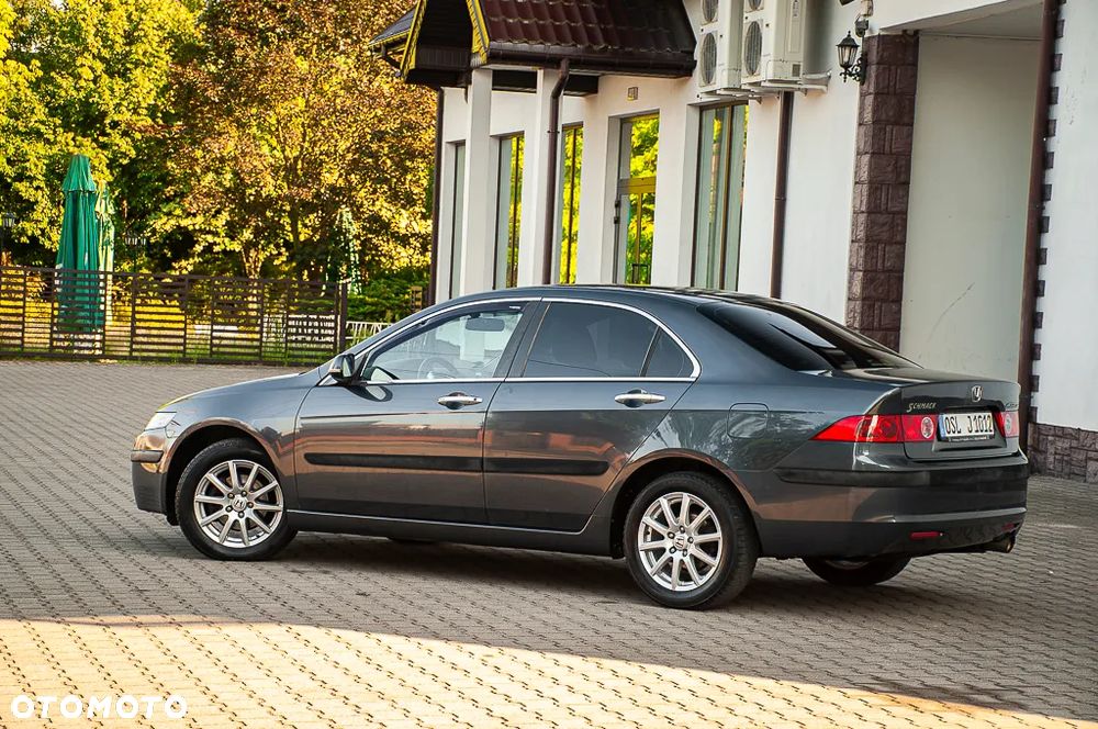 Honda Accord 2.0 Sport - 18