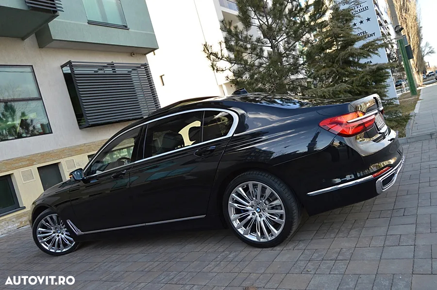 BMW Seria 7 740Ld xDrive - 24