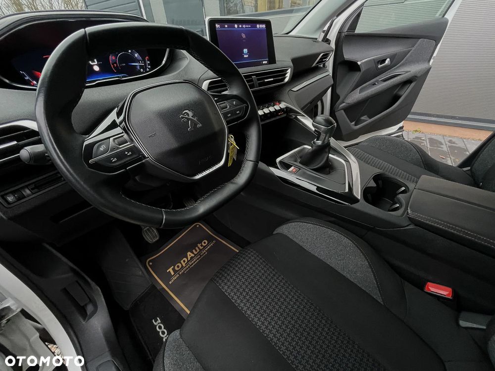 Peugeot 3008 1.2 PureTech GPF Allure S&S - 19