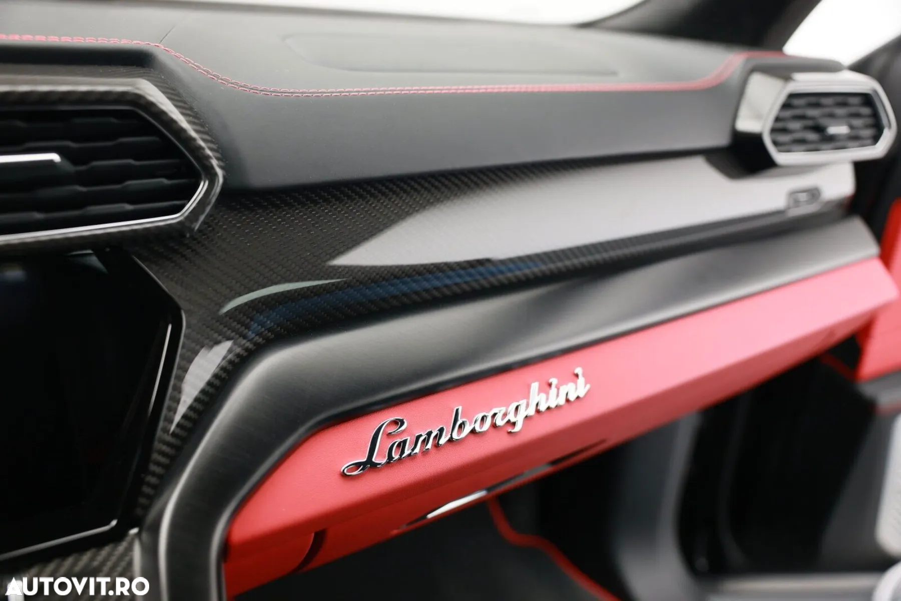 Lamborghini URUS Standard - 16