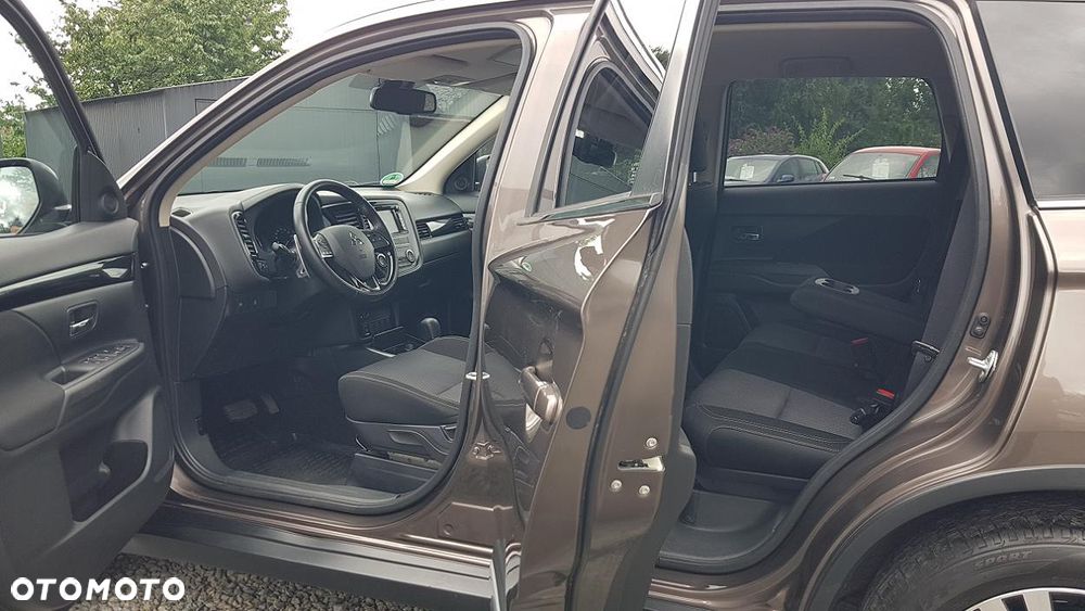 Mitsubishi Outlander 2.0 2WD CVT Spirit - 23