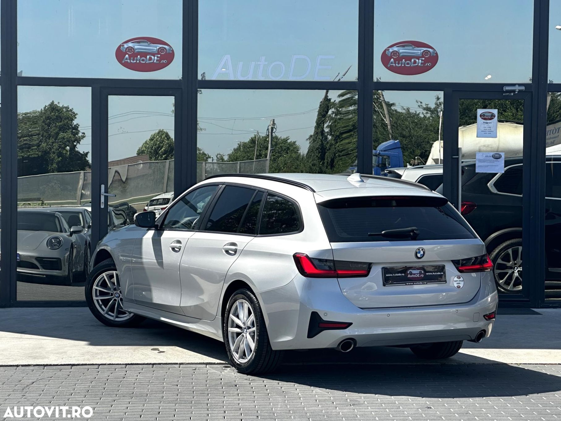 BMW Seria 3 320d Touring Aut. Advantage - 4