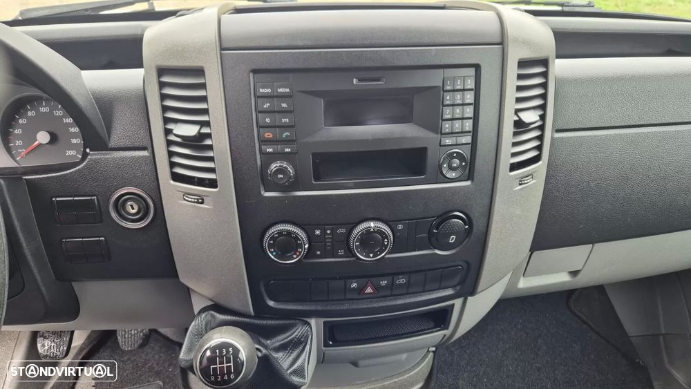 VW Crafter 35 2.0 TDI 136 C. Tripla Longa Bluemotion - 15