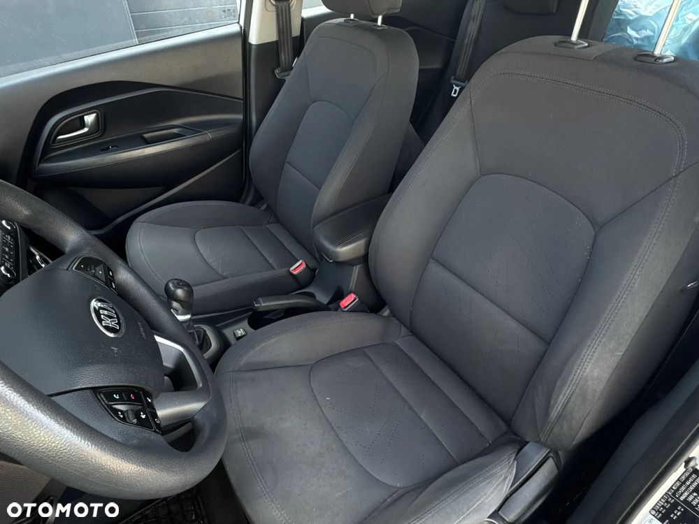 Kia Rio 1.4 M - 11