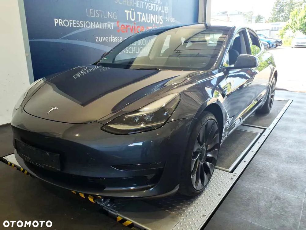 Tesla Model 3 Langstreckenbatterie Allradantrieb Dual Motor Performance - 2