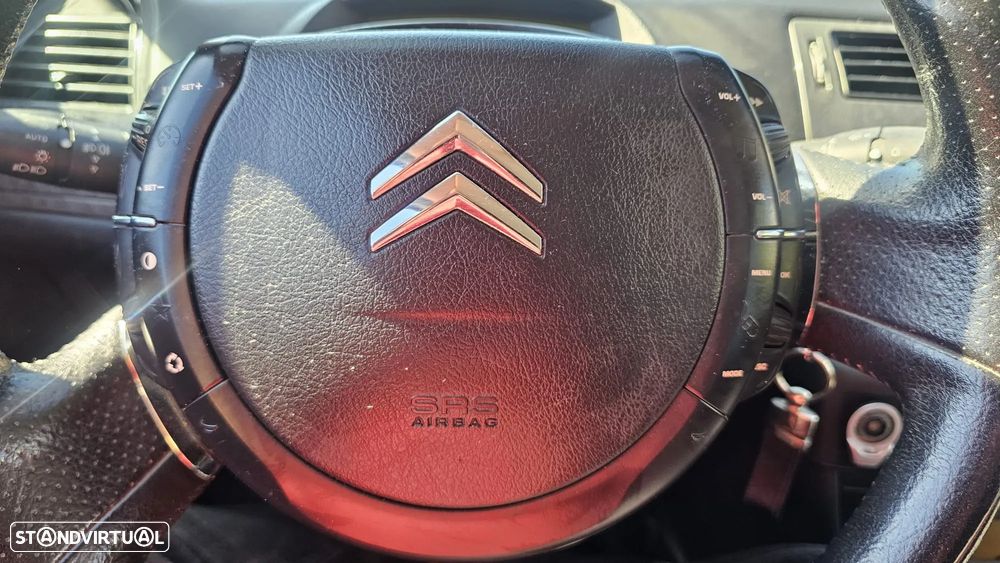 Citroën C4 1.6 HDi 110 Exclusive - 8