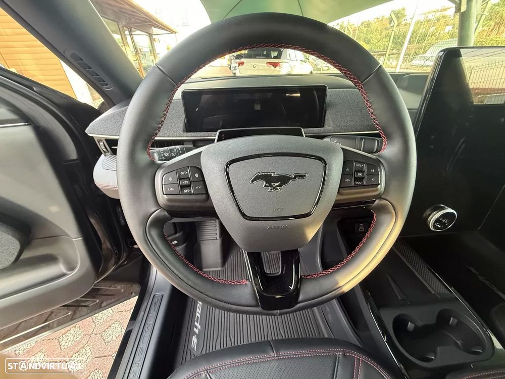 Ford Mustang Mach-E 98.7 kWh Premium AWD - 14