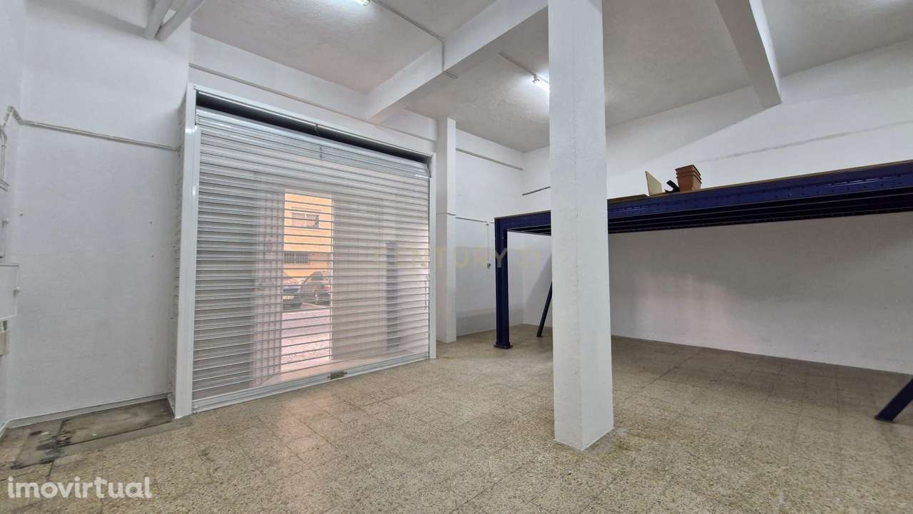 Garagem renovada bem localizada - Grande imagem: 3/13