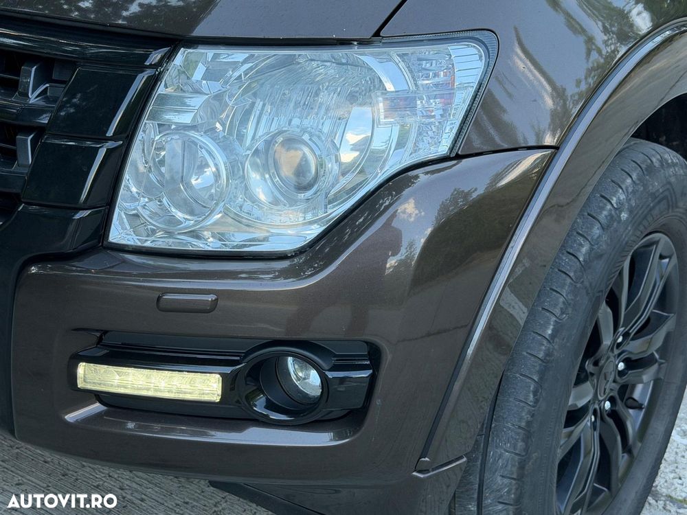 Mitsubishi Pajero - 31
