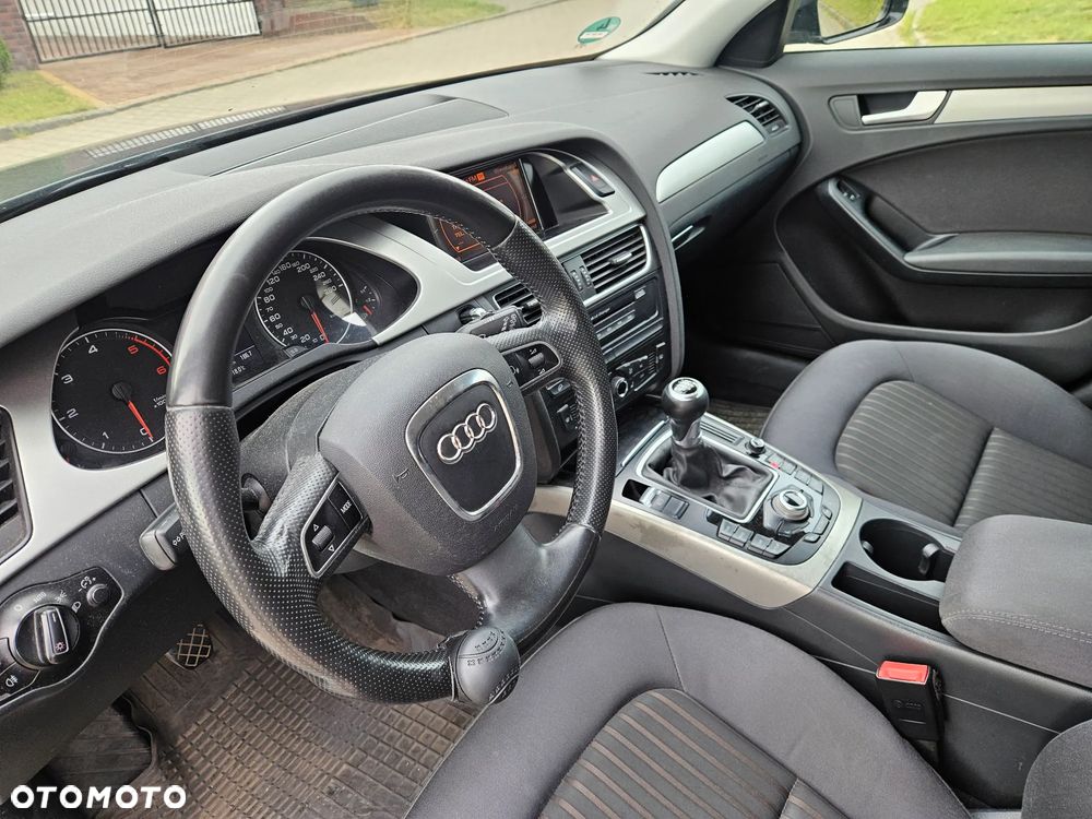 Audi A4 Avant - 10
