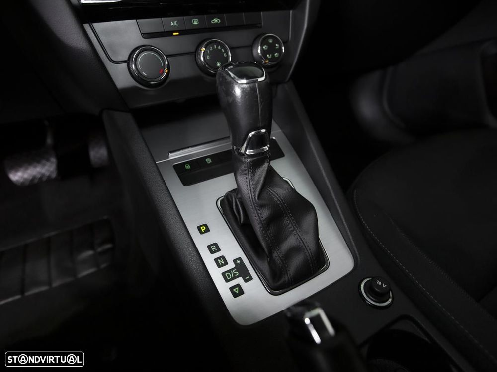 Skoda Octavia Break 2.0 TDI Ambition DSG - 27