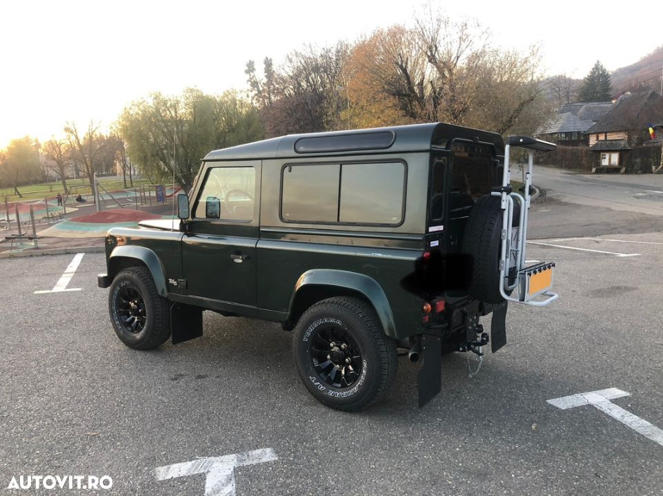 Land Rover Defender 90 County SW - 3