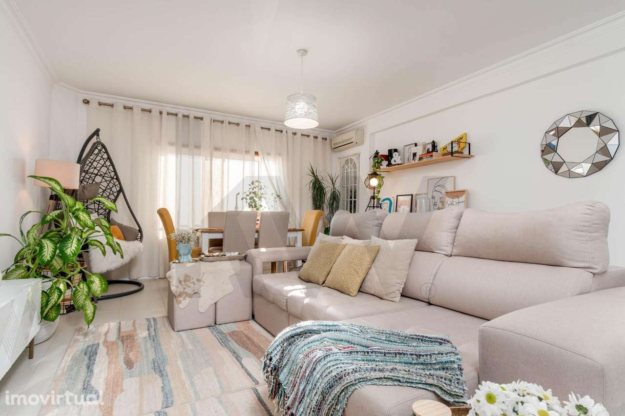 Apartamento T3, com Suíte, Arrecadação e Lugar de Garagem - Palhais, B - Grande imagem: 3/44
