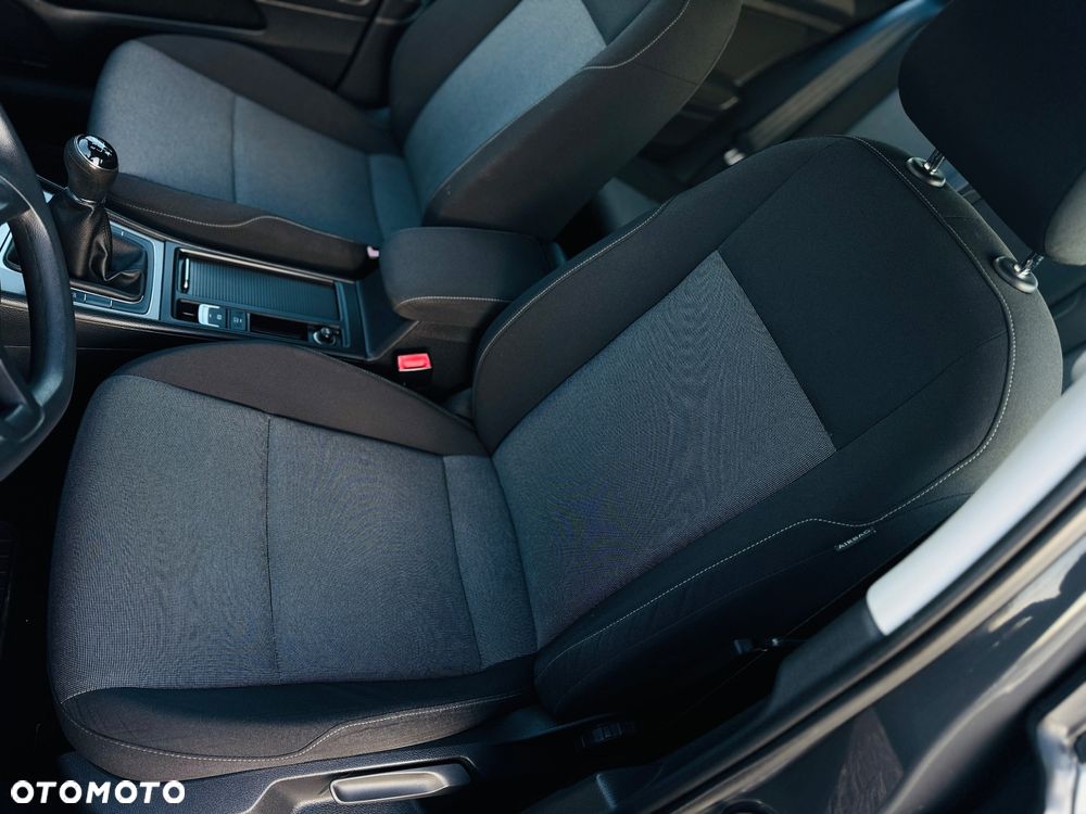 Volkswagen Golf 1.6 TDI BlueMotion Technology Comfortline - 4