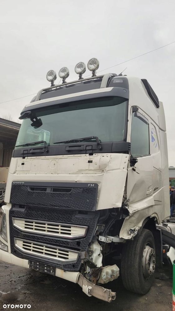 KOMPLETNA KABINA VOLVO FH4 GLOBETROTTER XL EURO 6 EUROPA - 6