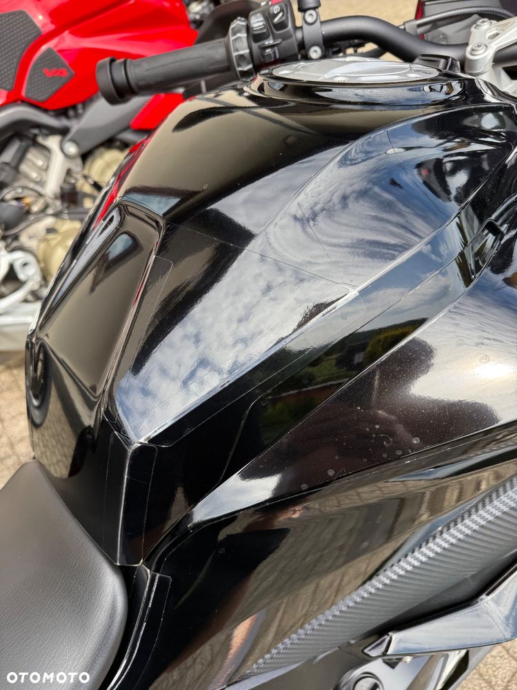 BMW XR - 9