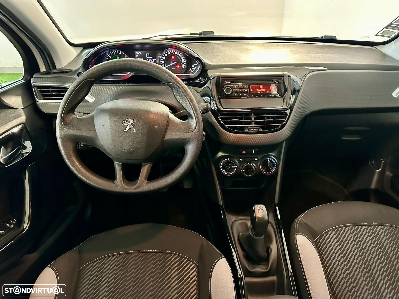 Peugeot 2008 1.2 VTi Access - 4