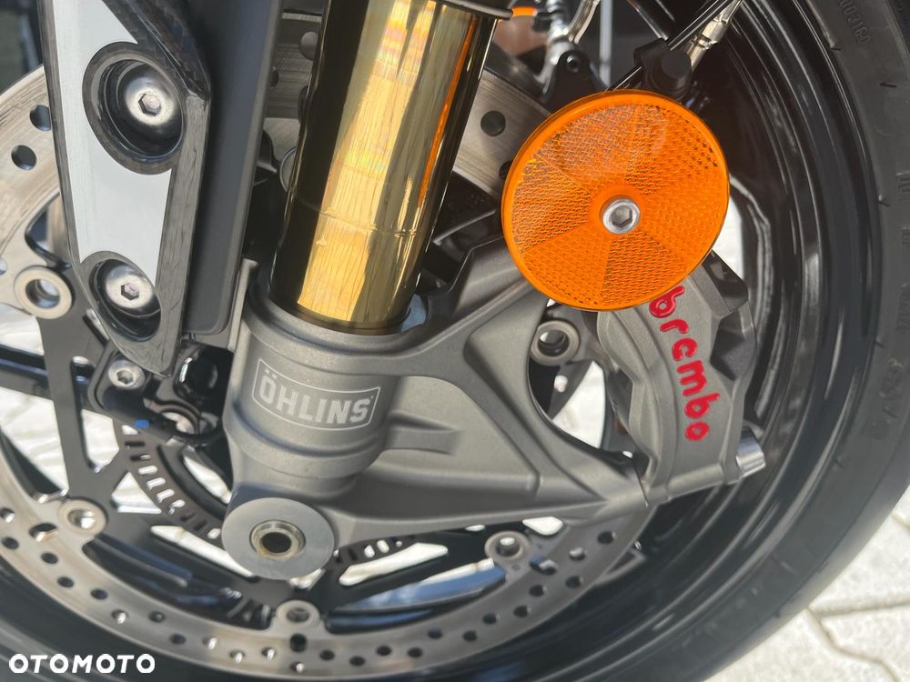 Triumph Street Triple - 9