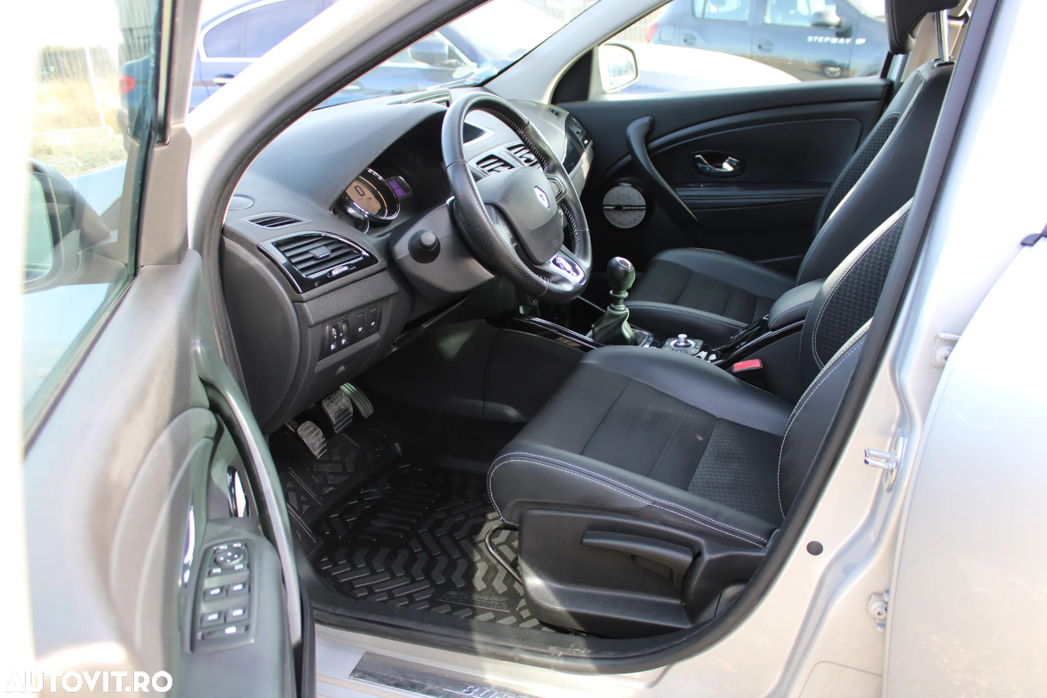 Renault Megane ENERGY dCi 130 Start & Stop Bose Edition - 10