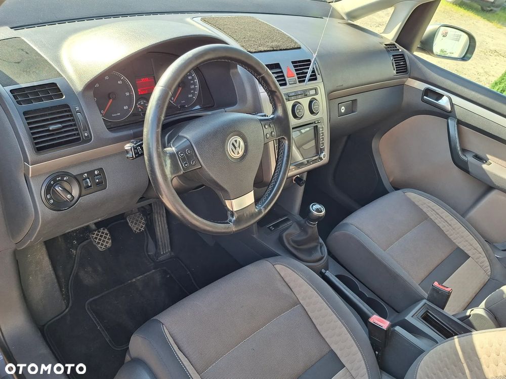 Volkswagen Touran 1.9 TDI DPF Blue Motion Conceptline - 5