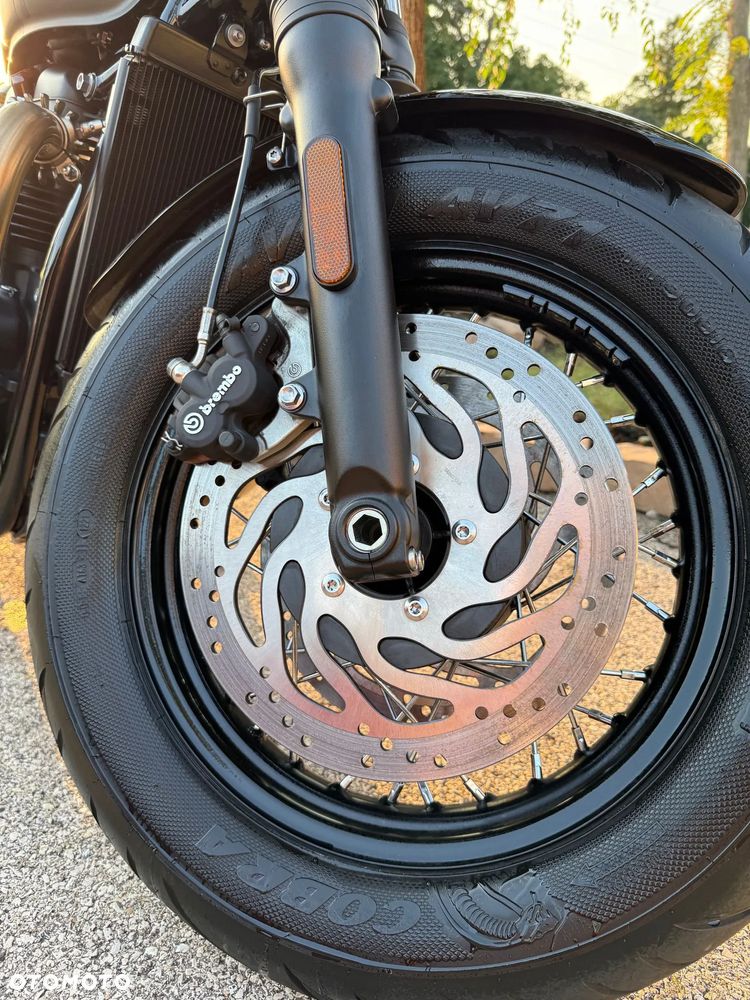 Triumph Bonneville Bobber - 8