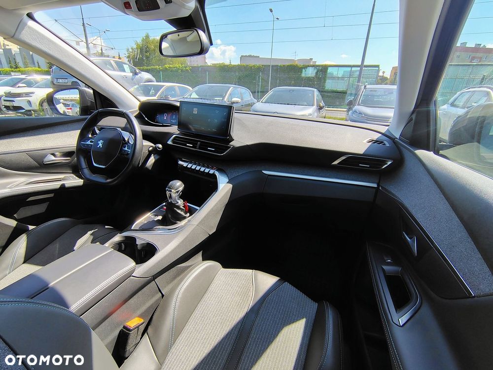 Peugeot 5008 1.5 BlueHDi Allure S&S - 10