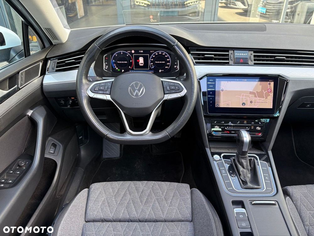 Volkswagen Passat - 11