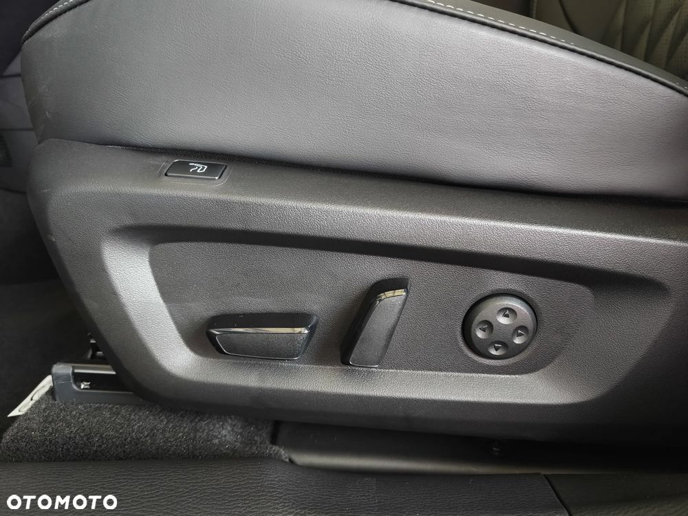 Mitsubishi Outlander Black Edition - 12