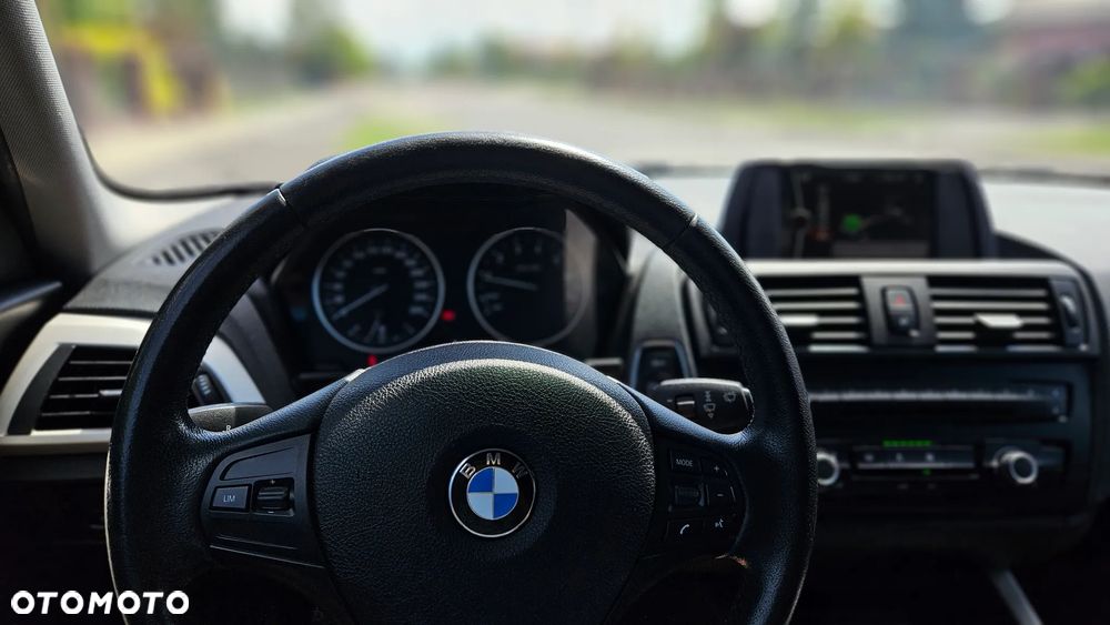 BMW Seria 1 114i Sport Line - 18