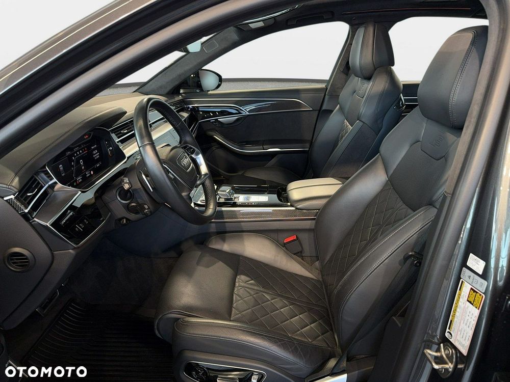 Audi S8 - 14