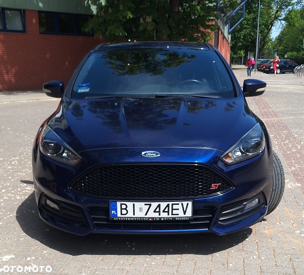 Ford Focus 2.0 EcoBoost ST mit Leder-Sport-Paket - 2