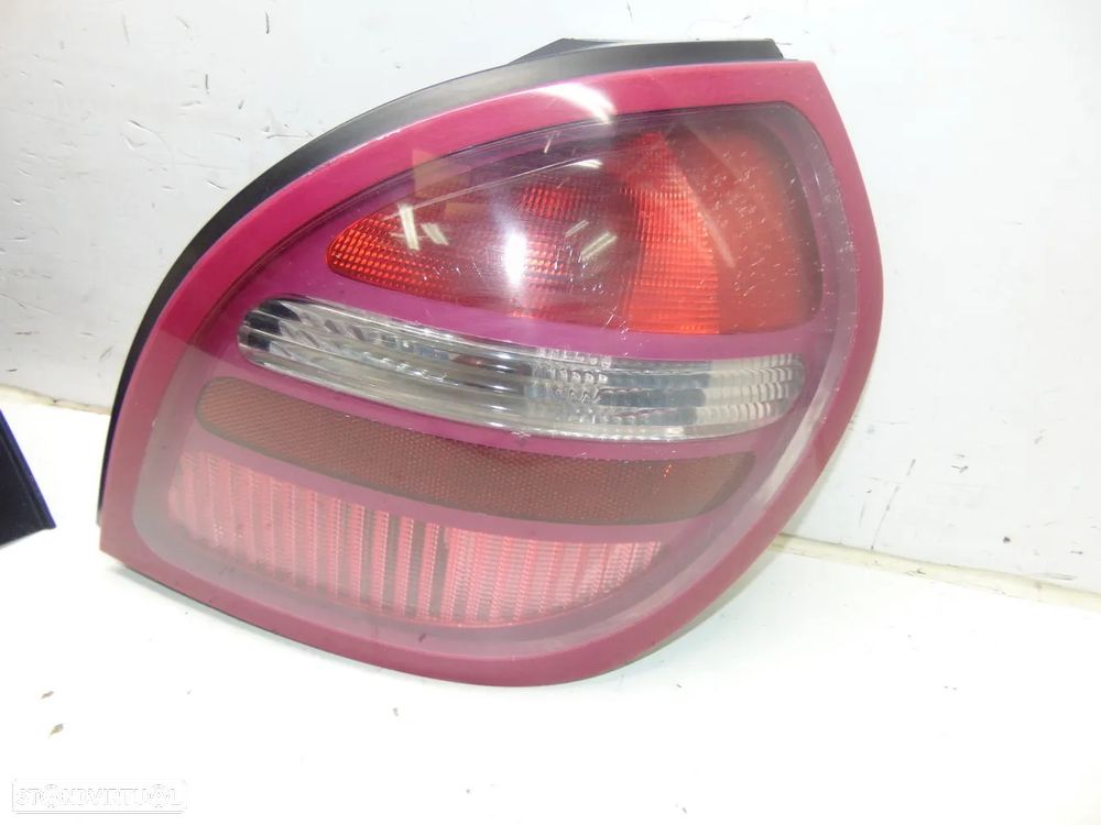 Nissan Almera farolins - 7