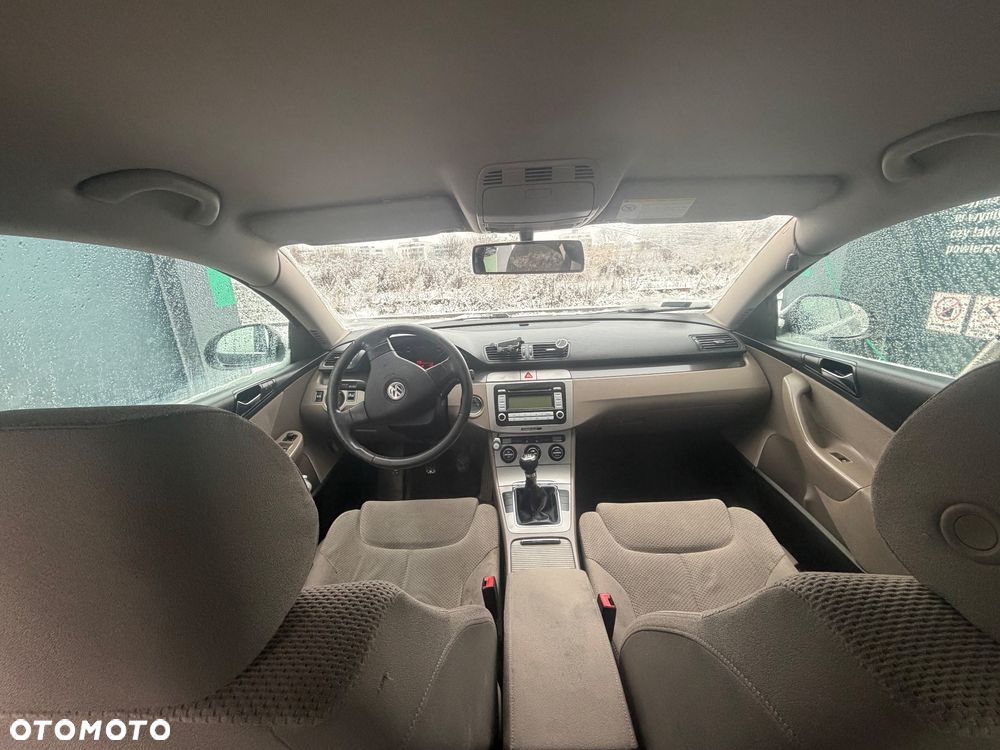 Volkswagen Passat 2.0 TDI Comfortline - 11