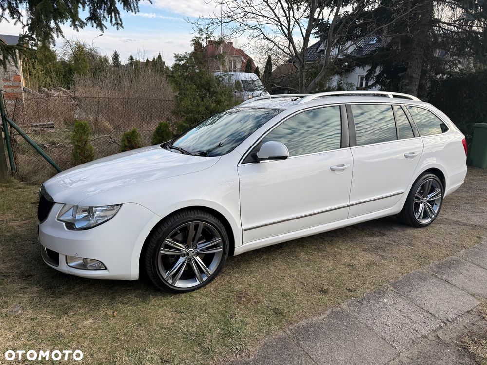 Skoda Superb 2.0 TDI L&K DSG - 17