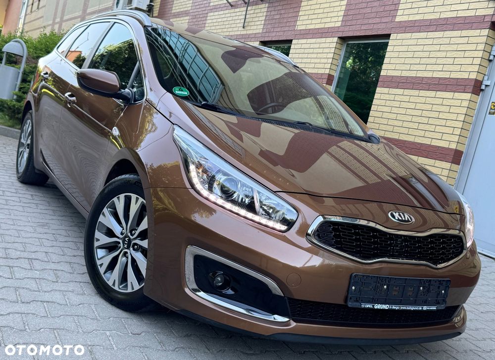 Kia Ceed 1.6 CRDi 136 ISG Dream-Team Edition - 2