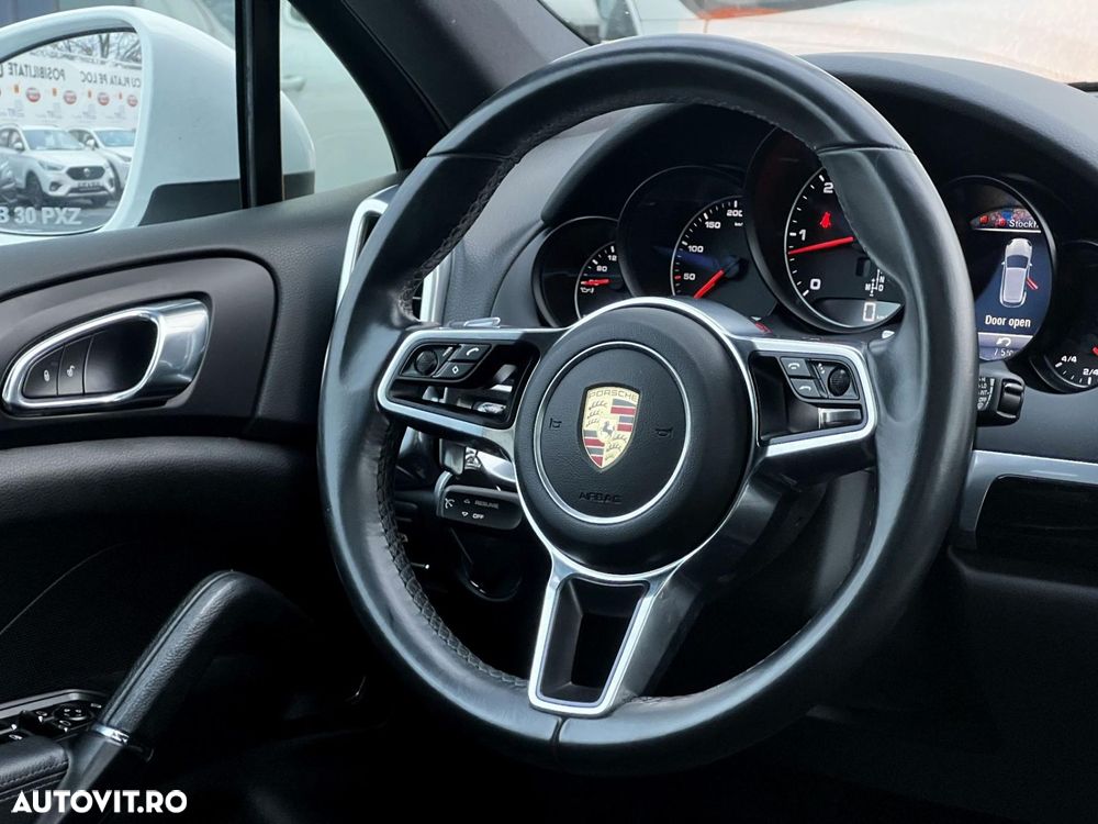 Porsche Cayenne - 10