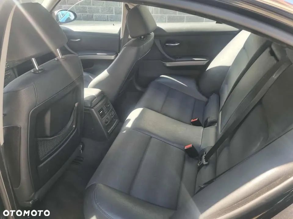 BMW Seria 3 325i - 14