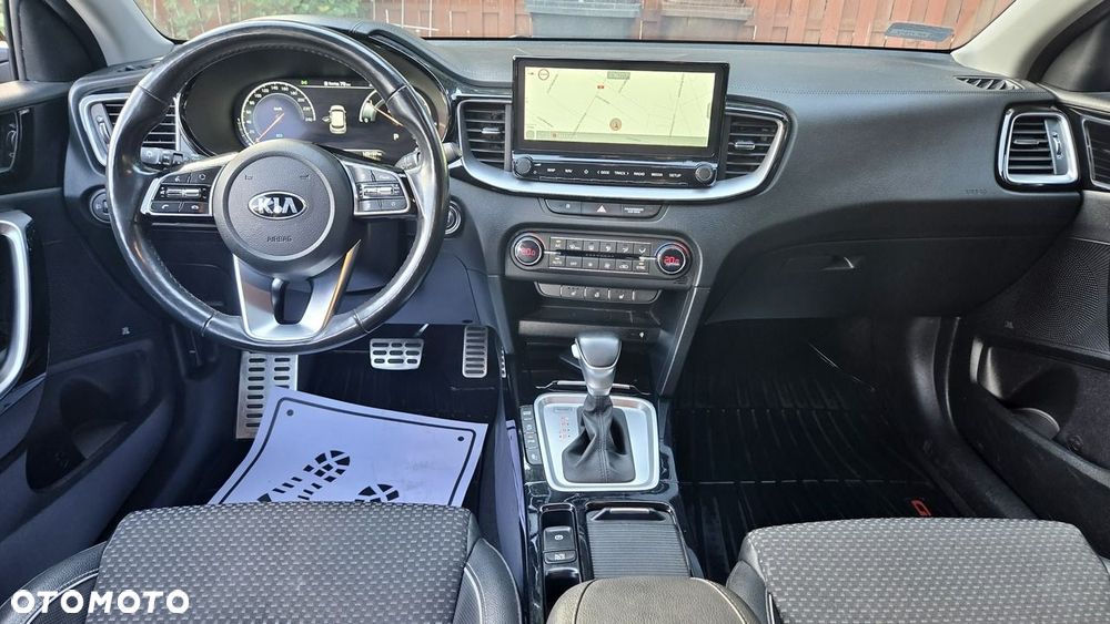 Kia Ceed 1.6 CRDi mHEV Business Line DCT - 13