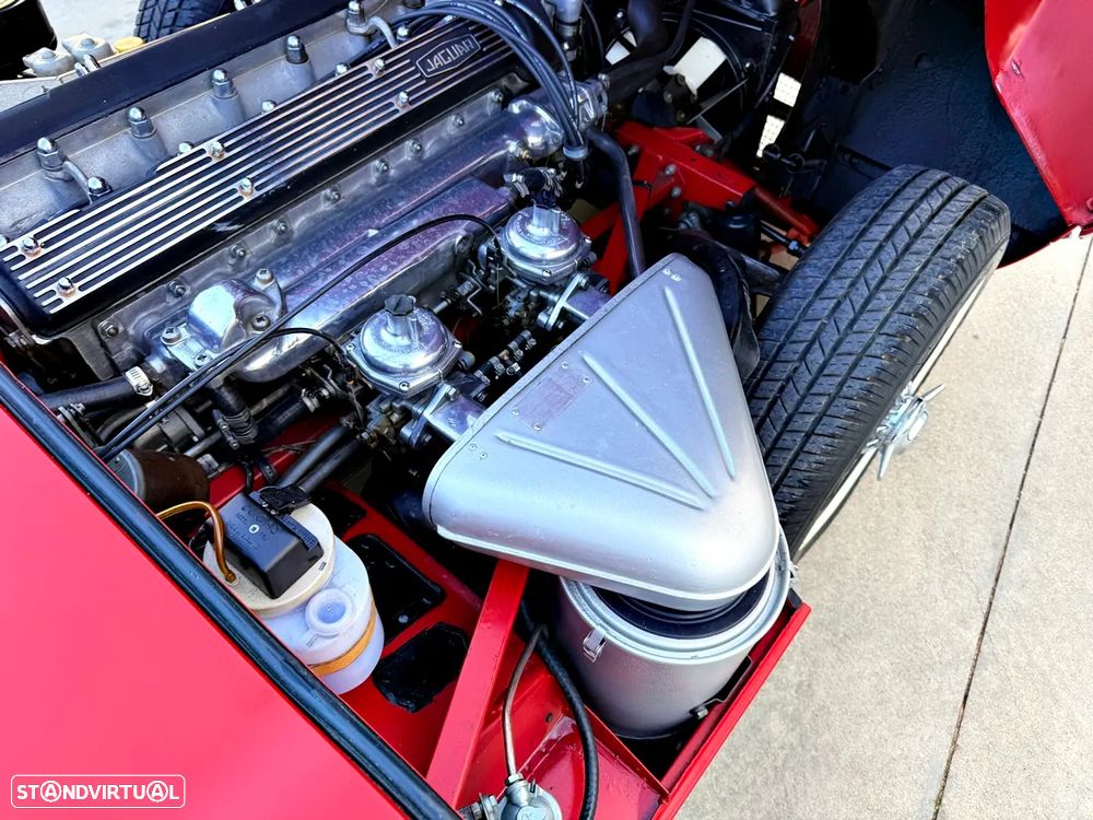 Jaguar E-Type - 34