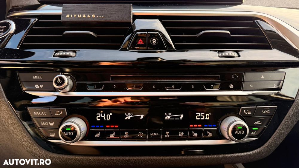 BMW Seria 5 520i Aut. Luxury Line - 25