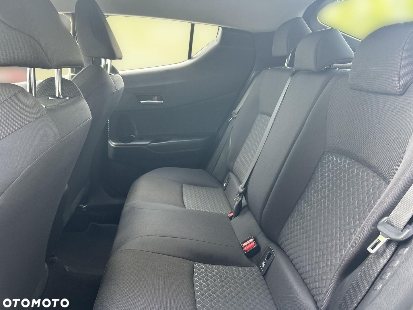 Toyota C-HR - 18