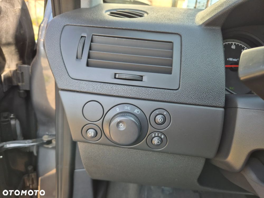 Opel Astra 1.4 Essentia - 9