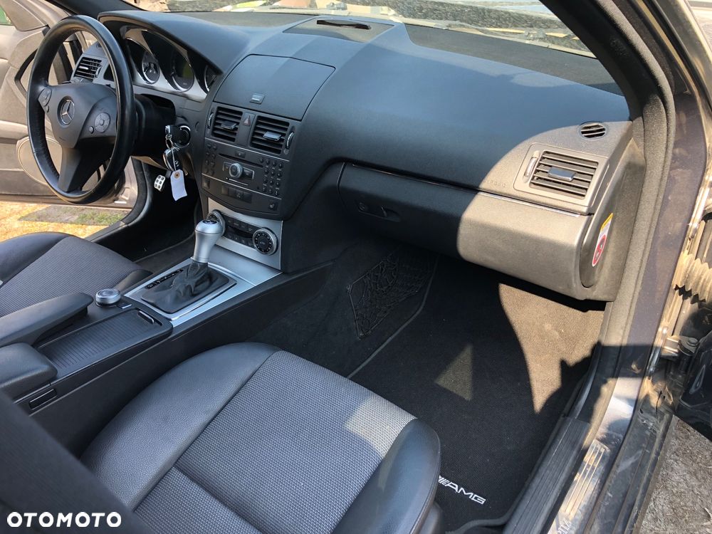 Mercedes-Benz Klasa C 250 (BlueTEC) d T 7G-TRONIC AMG Line - 7