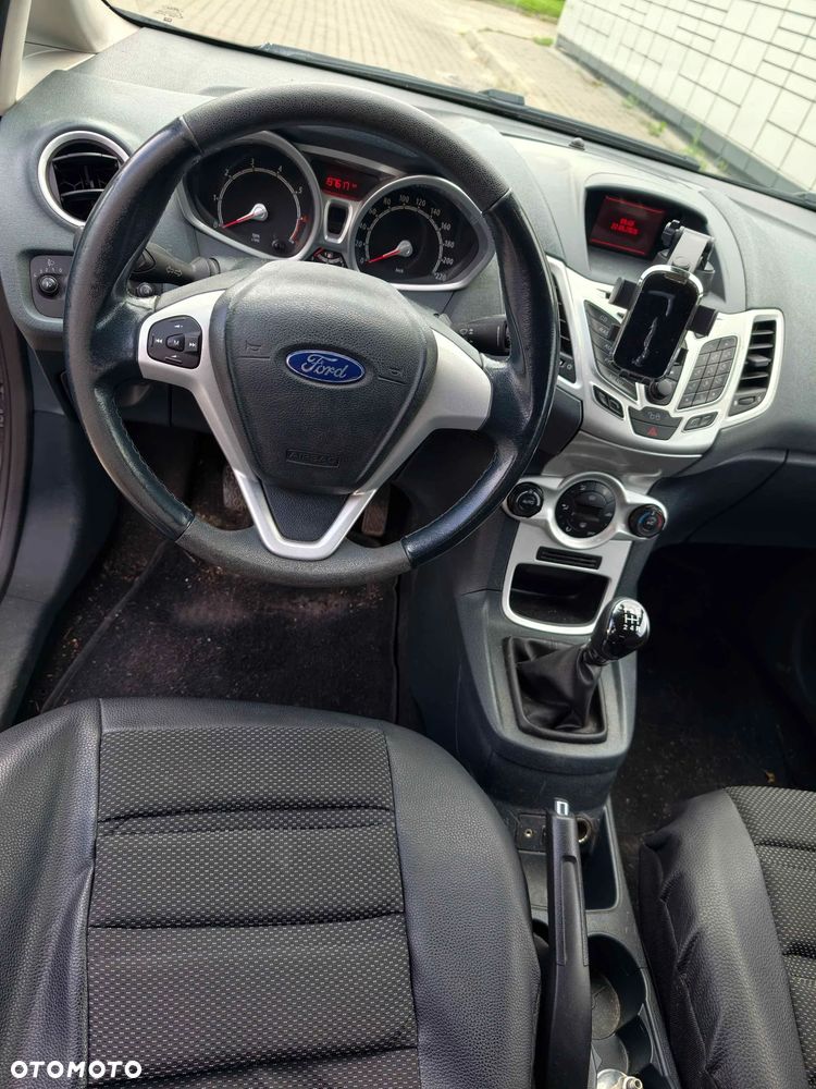 Ford Fiesta - 16