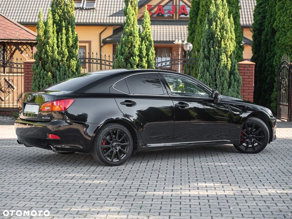 Lexus IS - 14