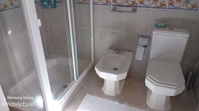 Arrendo suite com 30 m2 com wc sala e estacionamento grátis - Grande imagem: 3/7