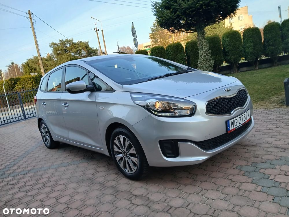 Kia Carens 1.6 GDI Dream Team Edition - 1