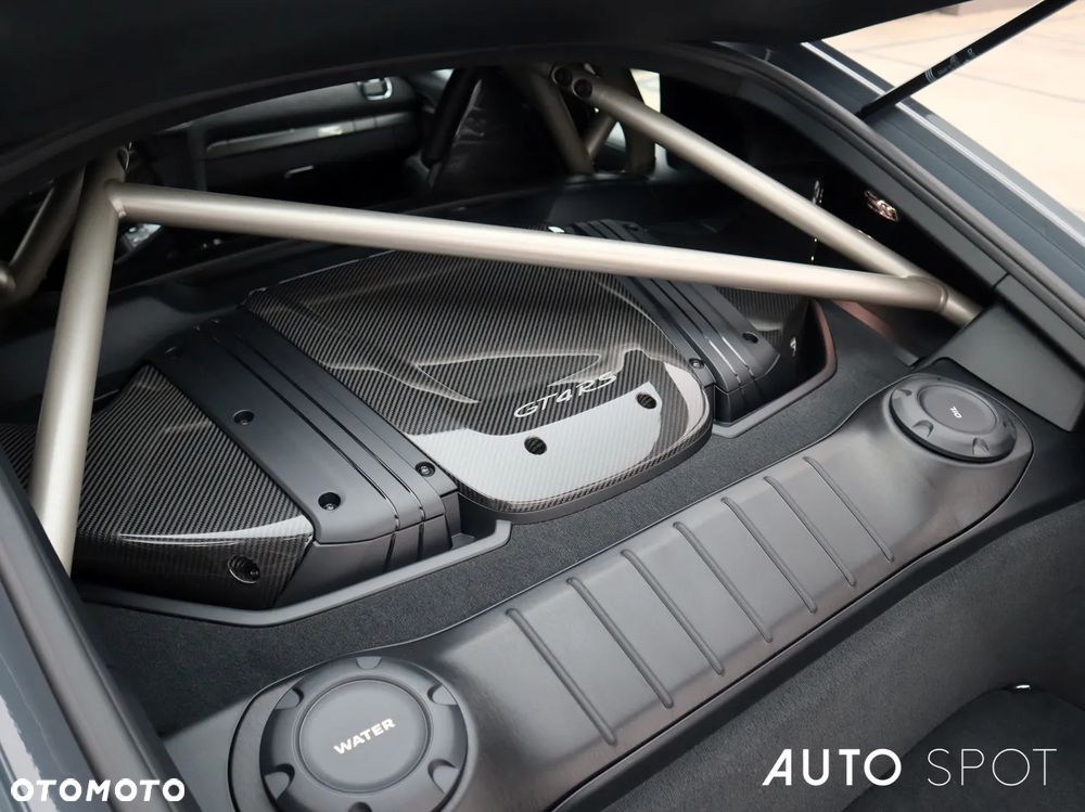 Porsche 718 Cayman GT4 RS - 15