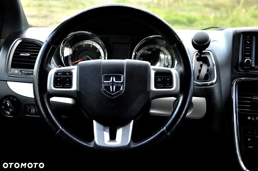 Dodge Grand Caravan - 20